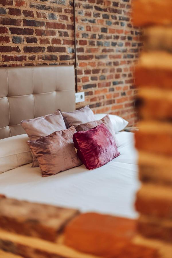 Albany Ancha Hotell León Exteriör bild Silk cushions